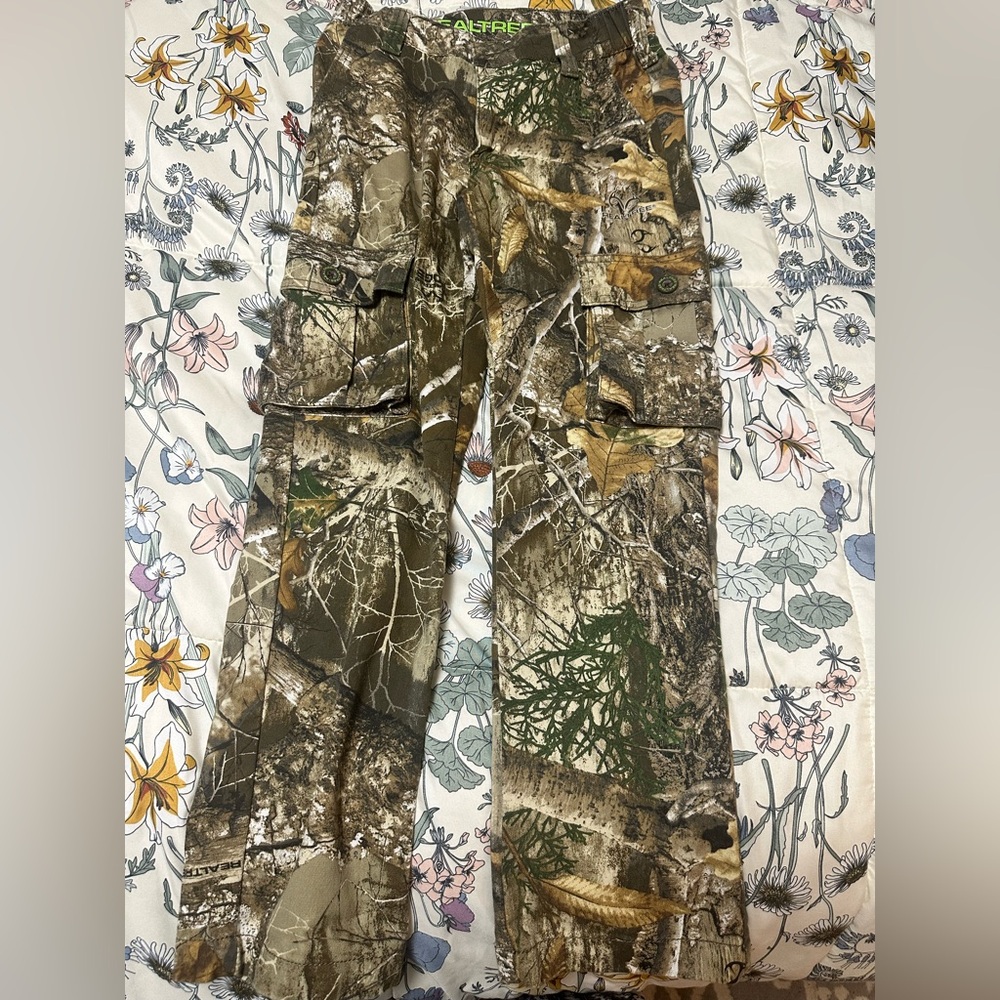 Green and Brown Cargo Pants for Outdoor Adventures. Size 10-12 L